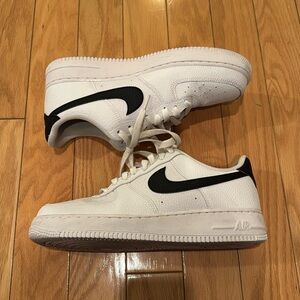 Nike Air Force 1 ‘07 Low Sneakers Size 9.5